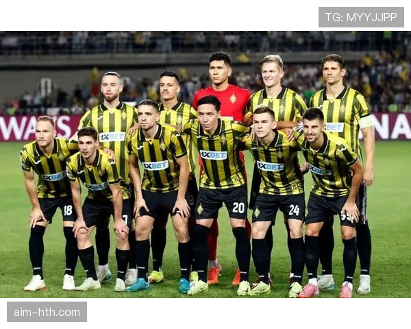 西甲季军之争激烈，球迷热议球队表现