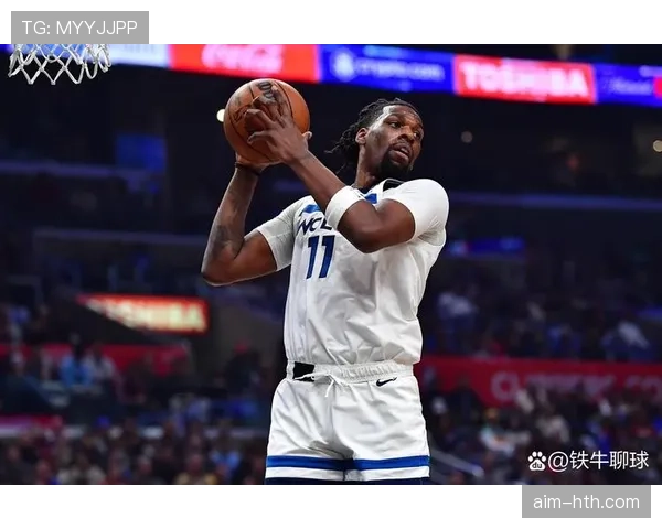 唐斯挡拆策应为爱德华兹拉开空间 提升内外得分效率